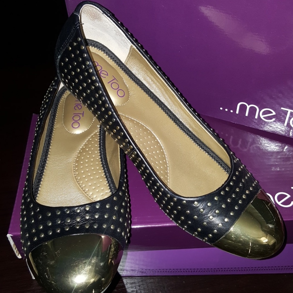 Me too black leather, gold studded flat